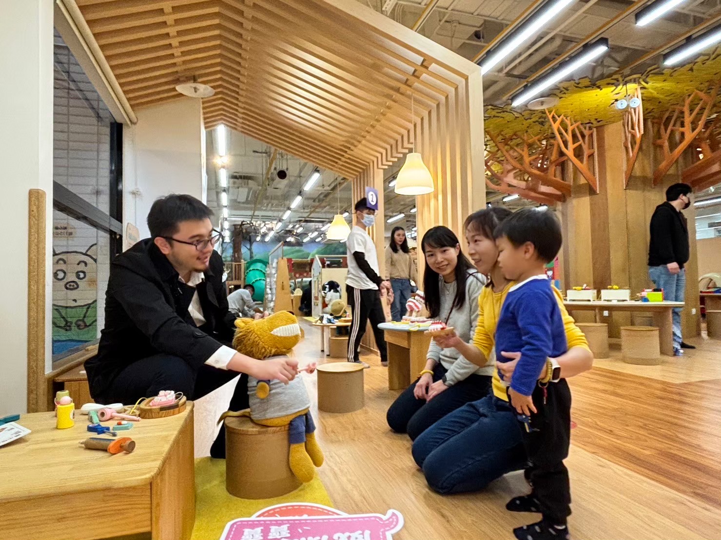 然後小朋友們開始闖關